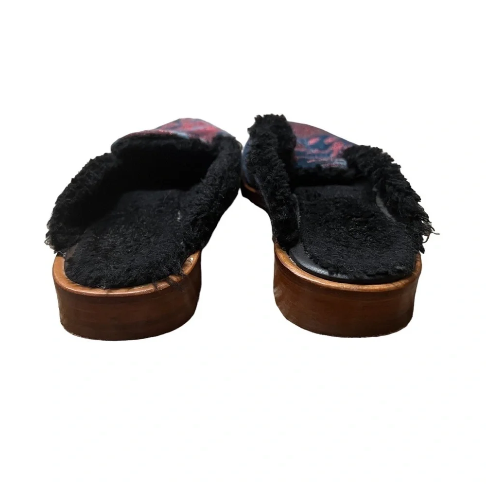 FREE PEOPLE Butterfly Effect Mules Faux Fur Lined in Pink/Blue Size 38 (7.5)